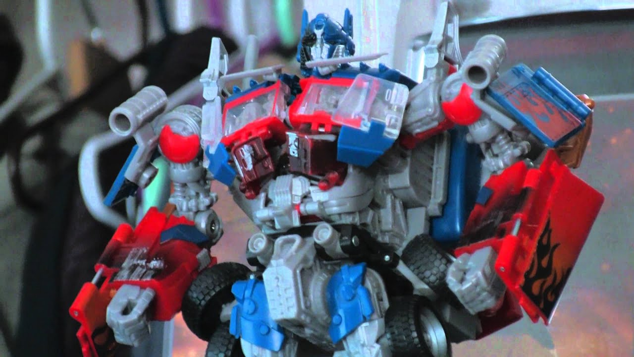 Dark of the Moon Voyager Class Megatron Toy Review